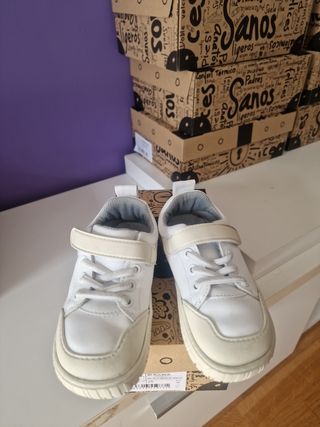 Zapato feroz talla 25 ibi rocker blanco 