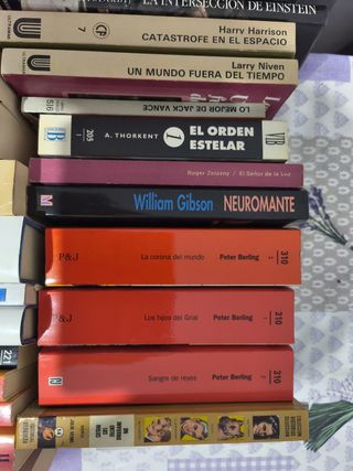 Libros variados ciencia ficción 
Ci-fi