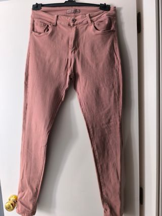 Pantalones pitillo rosa