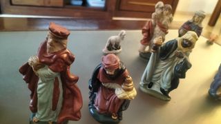 Belén de porcelana 27 piezas pintado a mano