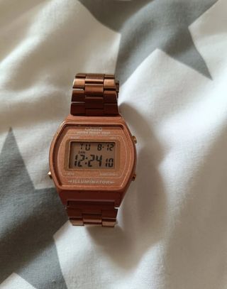 Reloj Casio vintage dorado