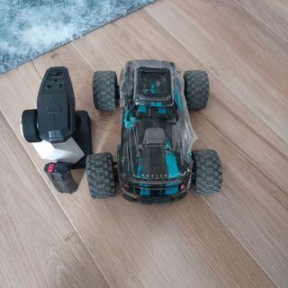 Coche teledirigido 4x4 todoterreno