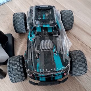 Coche teledirigido 4x4 todoterreno
