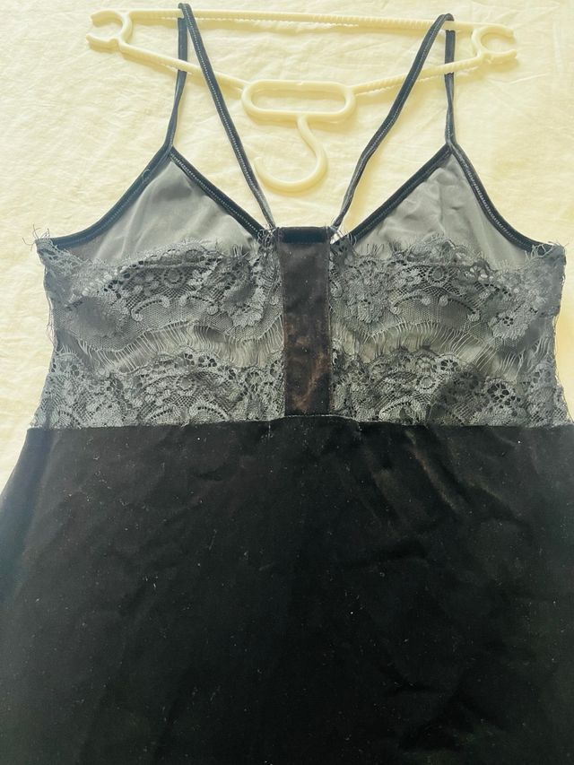 Vestido terciopelo negro Sfera talla S