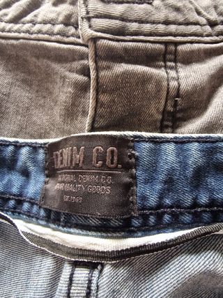 Vaqueros hombre - Azul y Gris
2x20€