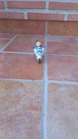 Moto Policía Playmobil