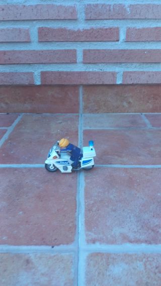 Moto Policía Playmobil