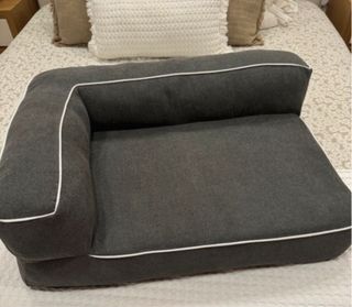 Cama para perro gris