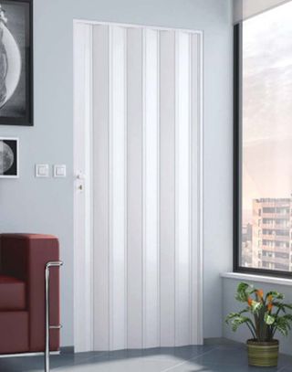 Puerta plegable blanca
