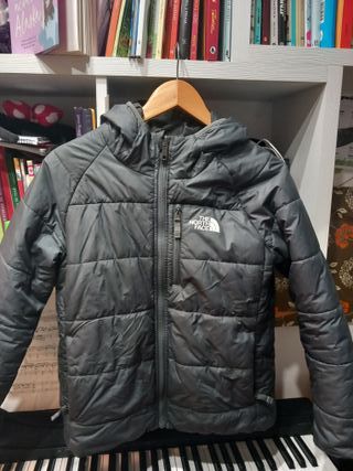 Chaqueta North Face Perrito gris/ negra reversible