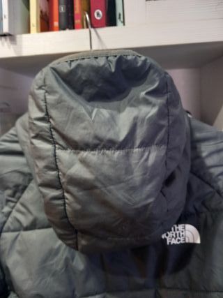Chaqueta North Face Perrito gris/ negra reversible