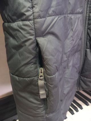 Chaqueta North Face Perrito gris/ negra reversible