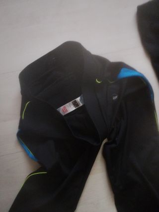 3 pantalones ciclismo largos.
Dunne's talla 8 .