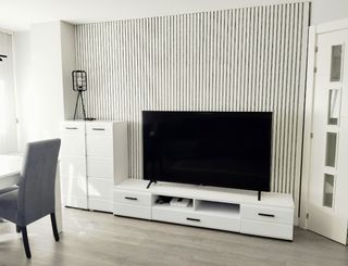 Mueble TV salón nórdico blanco