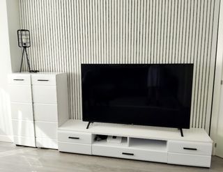 Mueble TV salón nórdico blanco