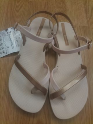 Sandalias Ipanema beige-doradas 37