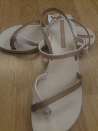 Sandalias Ipanema beige-doradas 37