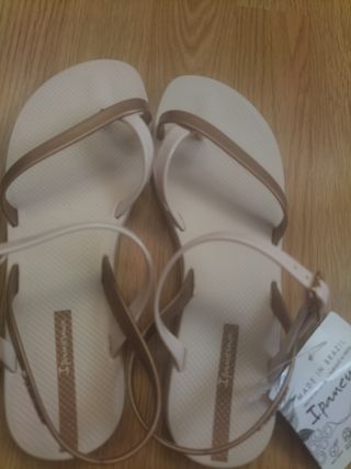 Sandalias Ipanema beige-doradas 37