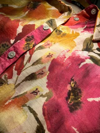 Camisa Zara flores multicolor XS
