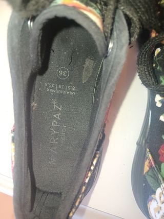 Zapatillas florales negras marypaz