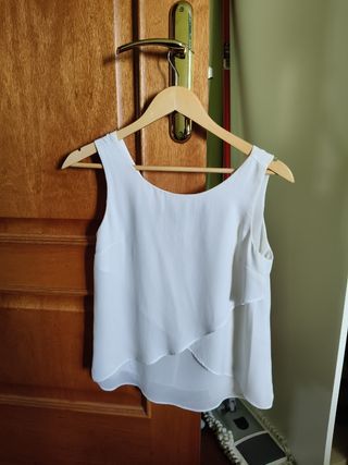 Blusa blanca sin mangas