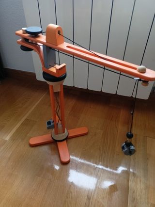 Grúa de madera 