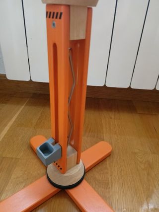Grúa de madera 