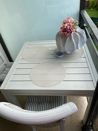 Mesa exterior blanca - 4 sillas