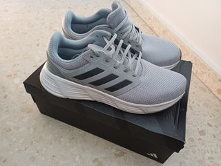 Zapatillas Adidas Gris - Deportivas