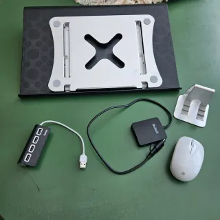 Soporte portátil + Hub USB + ratón