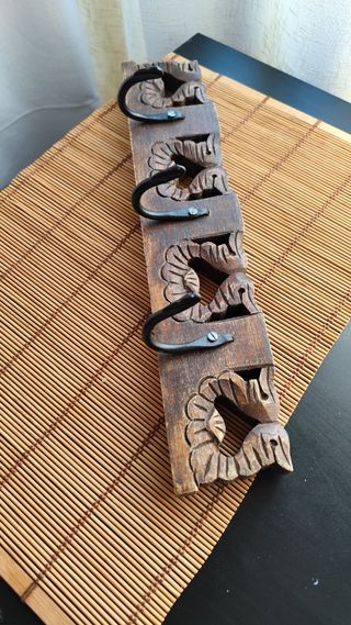 Perchero madera tallado 4 ganchos