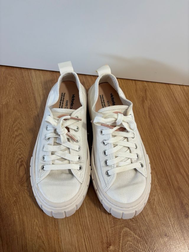 Zapatillas Victoria blancas 38