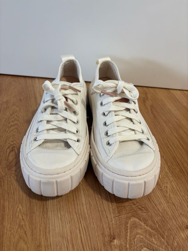 Zapatillas Victoria blancas 38