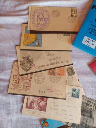 Lote de postales y sellos antiguos