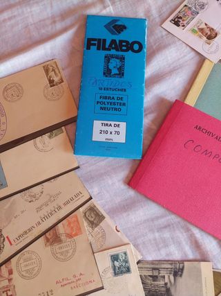 Lote de postales y sellos antiguos