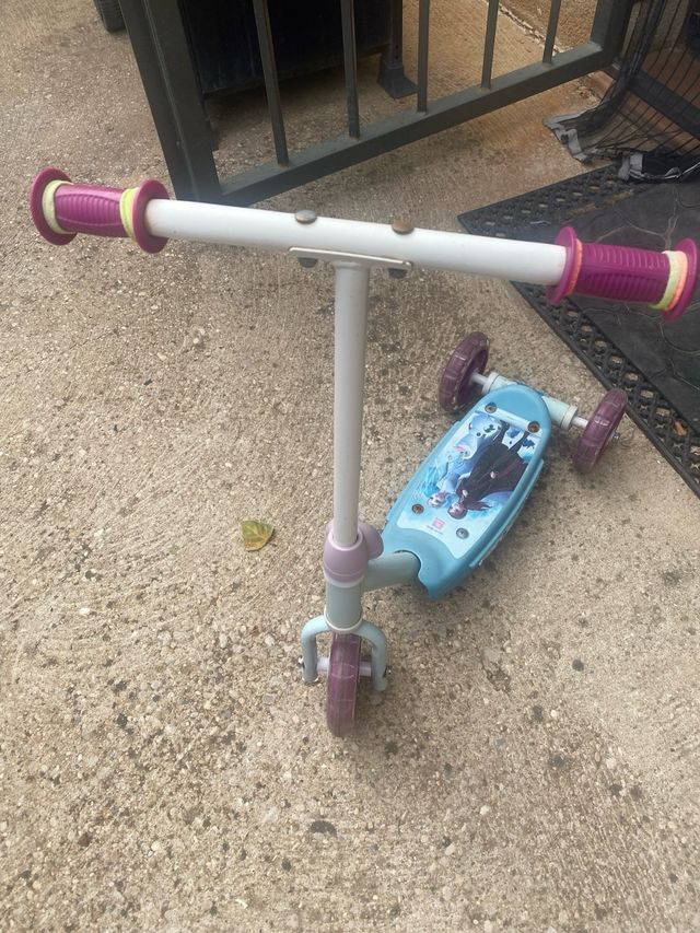 Patinete infantil Frozen