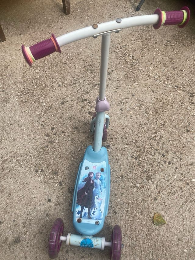 Patinete infantil Frozen