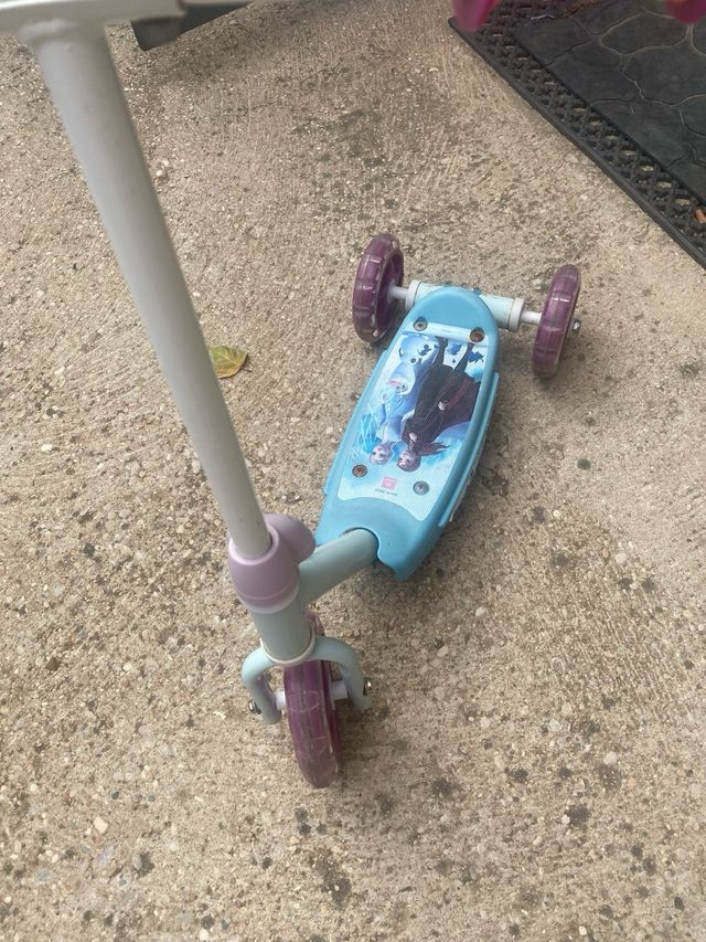 Patinete infantil Frozen