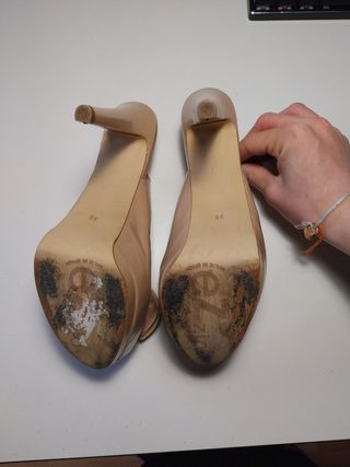Tacones Ezzio beige talla 38