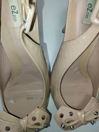 Tacones Ezzio beige talla 38