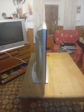 TV LG plana gris plata