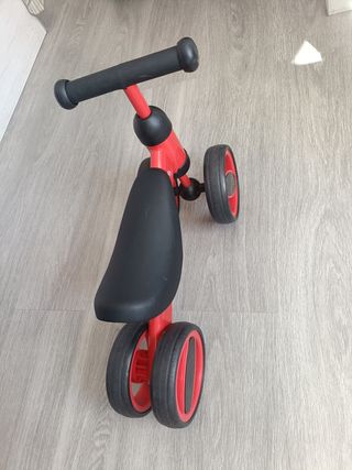 Andador infantil rojo
