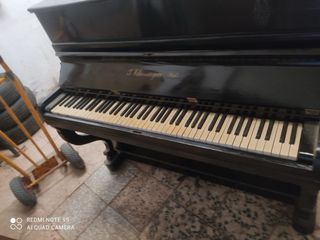 Piano antiguo