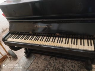 Piano antiguo