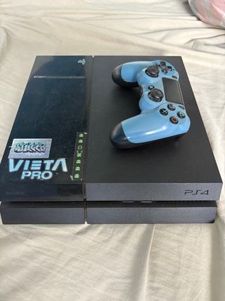 PS4 (PlayStation 4) 500 GB + controller + 4 giochi