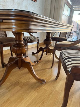 Mesa comedor + 6 sillas clásicas