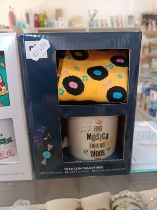 Pack taza y calcetines - Pizza & Música