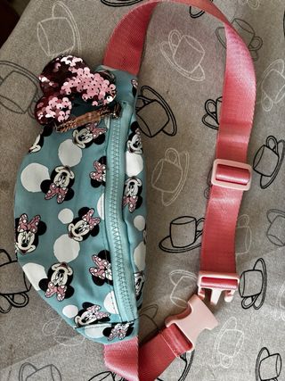 Riñonera Minnie Mouse Disney. motivo caritas minie