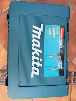 Makita HR2230 - Martillo perforador 22mm