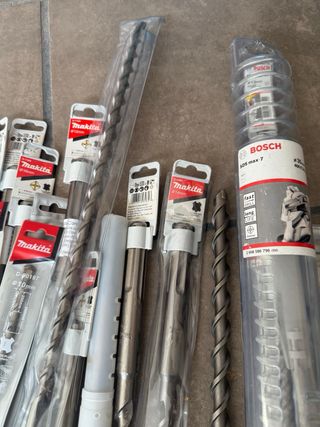 Makita HR2230 - Martillo perforador 22mm